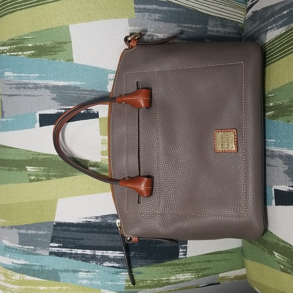 Dooney Bourke Satchel EUC
